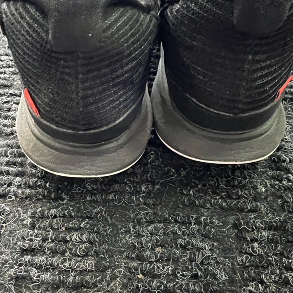 Nike Kyrie Low 5’s - Domino - Picture 5 of 8